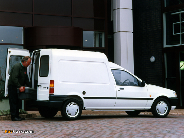 Pictures of Ford Courier Van UK-spec 1992–95 (640 x 480)