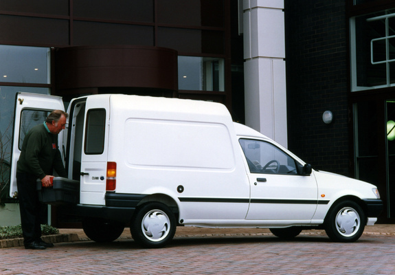 Pictures of Ford Courier Van UK-spec 1992–95