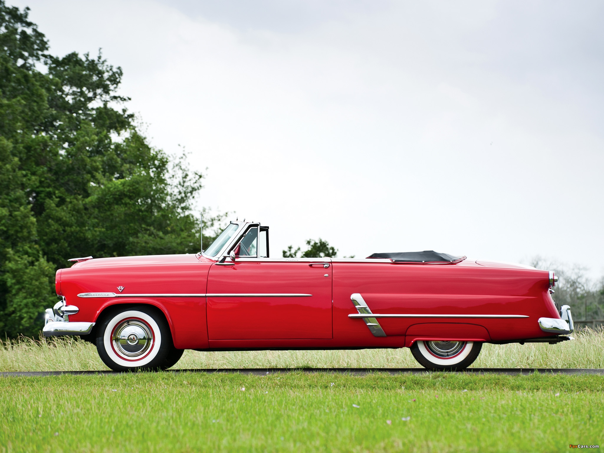 Images of Ford Crestline Sunliner Convertible Coupe (76B) 1953 (2048 x 1536)