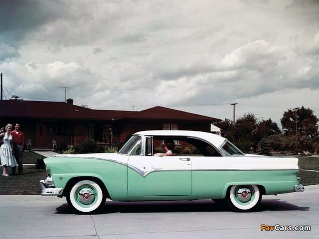 Images of Ford Crestline Victoria Hardtop 1955 (640 x 480)