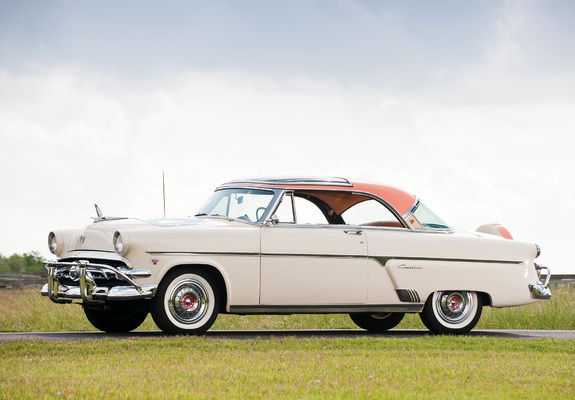 Photos of Ford Crestline Skyliner Display Car 1954