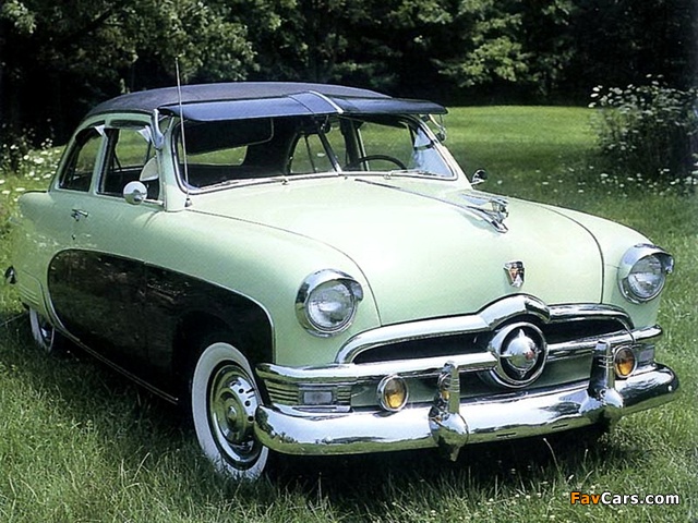 Images of Ford Crestliner Tudor Sedan 1950 (640 x 480)