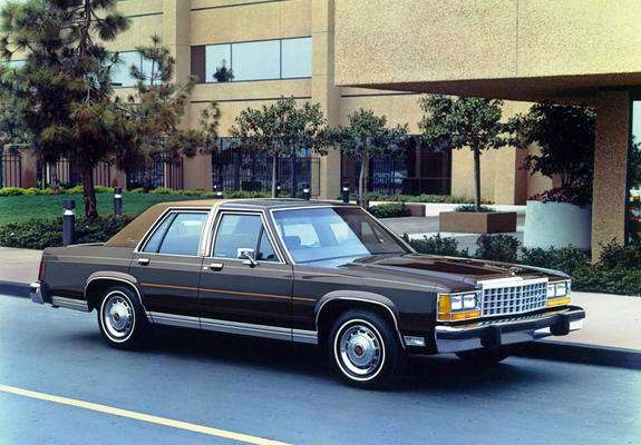 Ford LTD Crown Victoria 1983–87 pictures