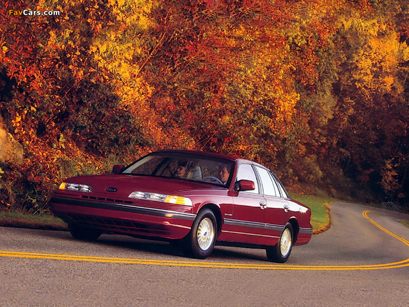 Ford Crown Victoria 1992 wallpapers (800 x 600)