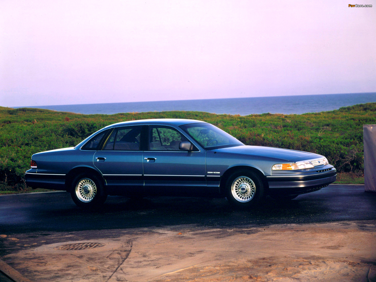 Ford Crown Victoria 1993–94 wallpapers (1600 x 1200)