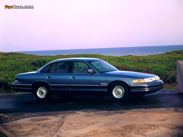 Ford Crown Victoria 1993–94 wallpapers (640 x 480)