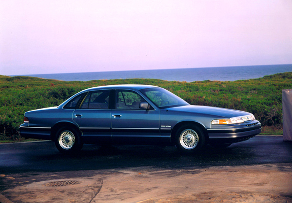 Ford Crown Victoria 1993–94 wallpapers