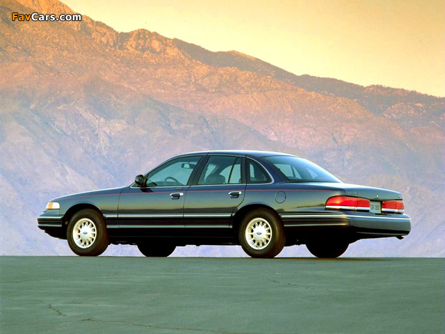 Ford Crown Victoria 1995–97 pictures (640 x 480)