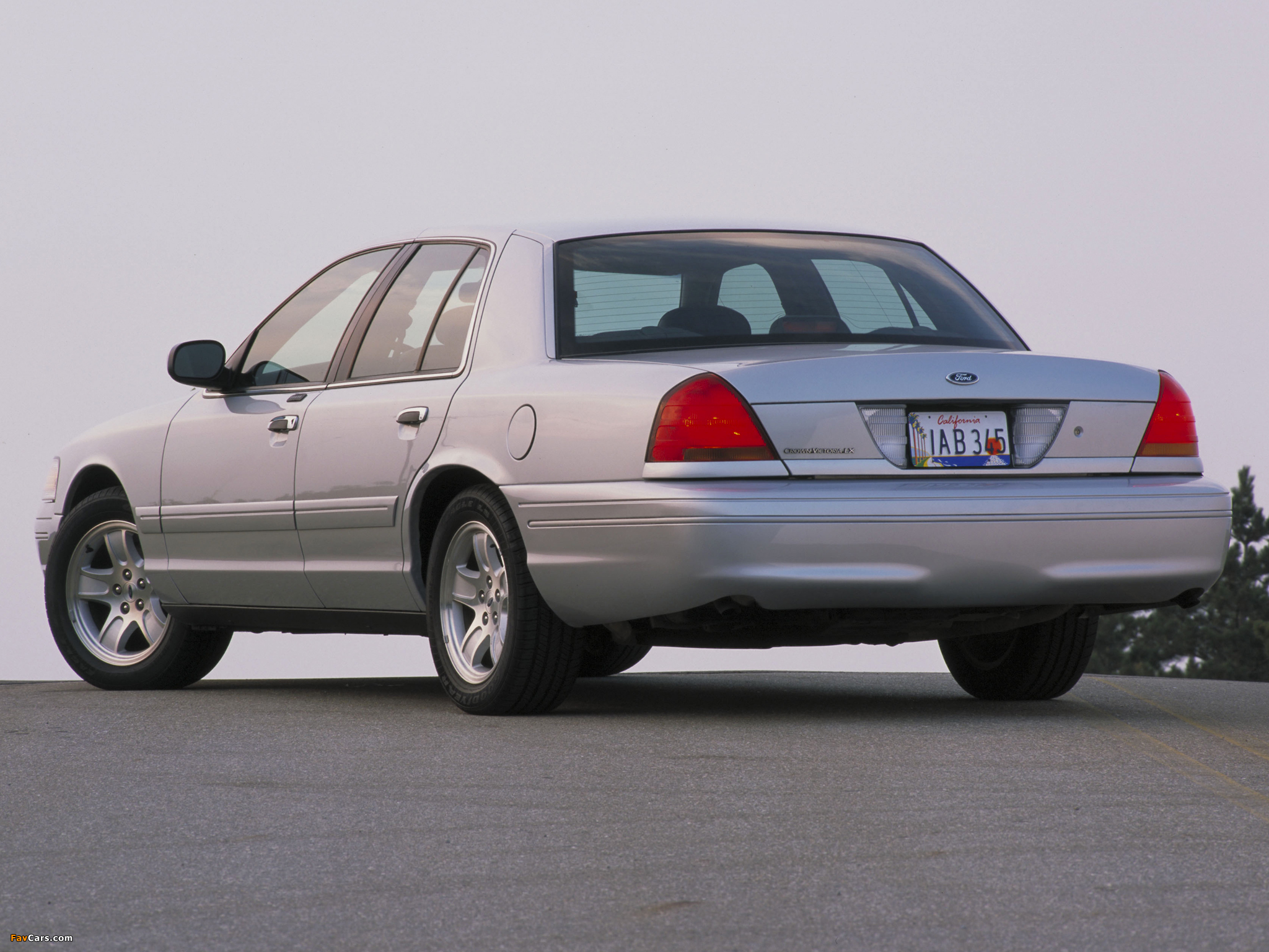 Ford Crown Victoria 1998–2011 photos (2048 x 1536)