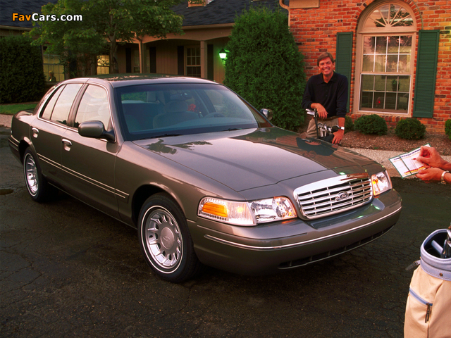 Ford Crown Victoria 1998–2011 pictures (640 x 480)