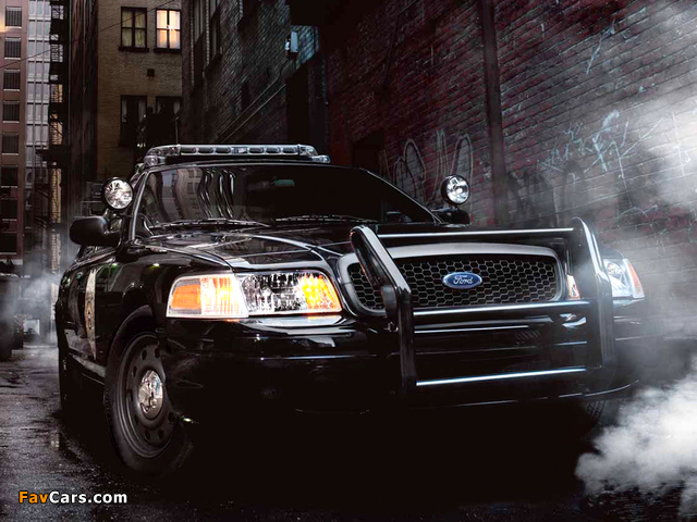 Ford Crown Victoria Police Interceptor 1998–2011 wallpapers (640 x 480)