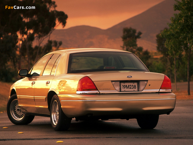 Ford Crown Victoria 1998–2011 wallpapers (640 x 480)