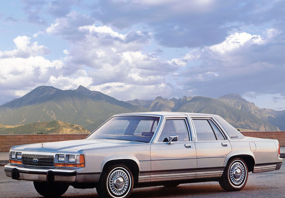 Images of Ford LTD Crown Victoria 1988–91