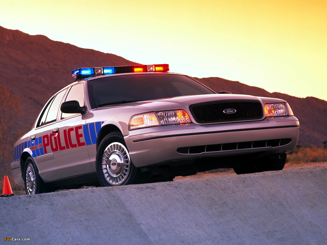 Images of Ford Crown Victoria Police Interceptor 1998–2011 (1280 x 960)