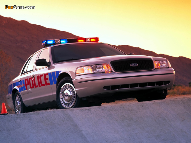 Images of Ford Crown Victoria Police Interceptor 1998–2011 (640 x 480)