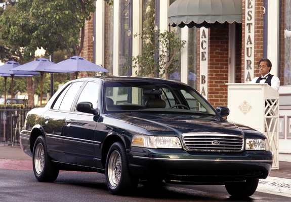 Images of Ford Crown Victoria 1998–2011