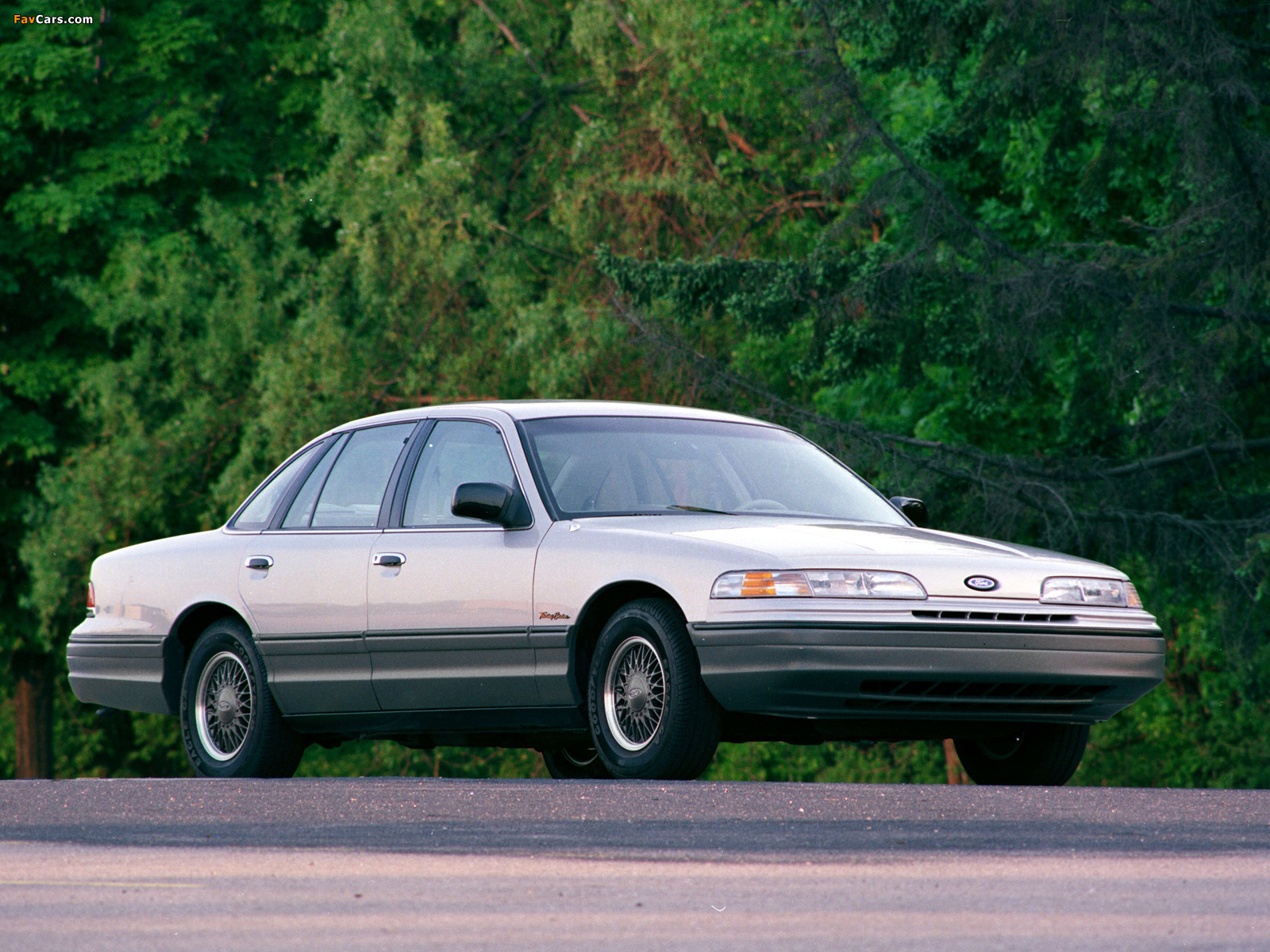 Images of Ford Crown Victoria 1992 (1600 x 1200)