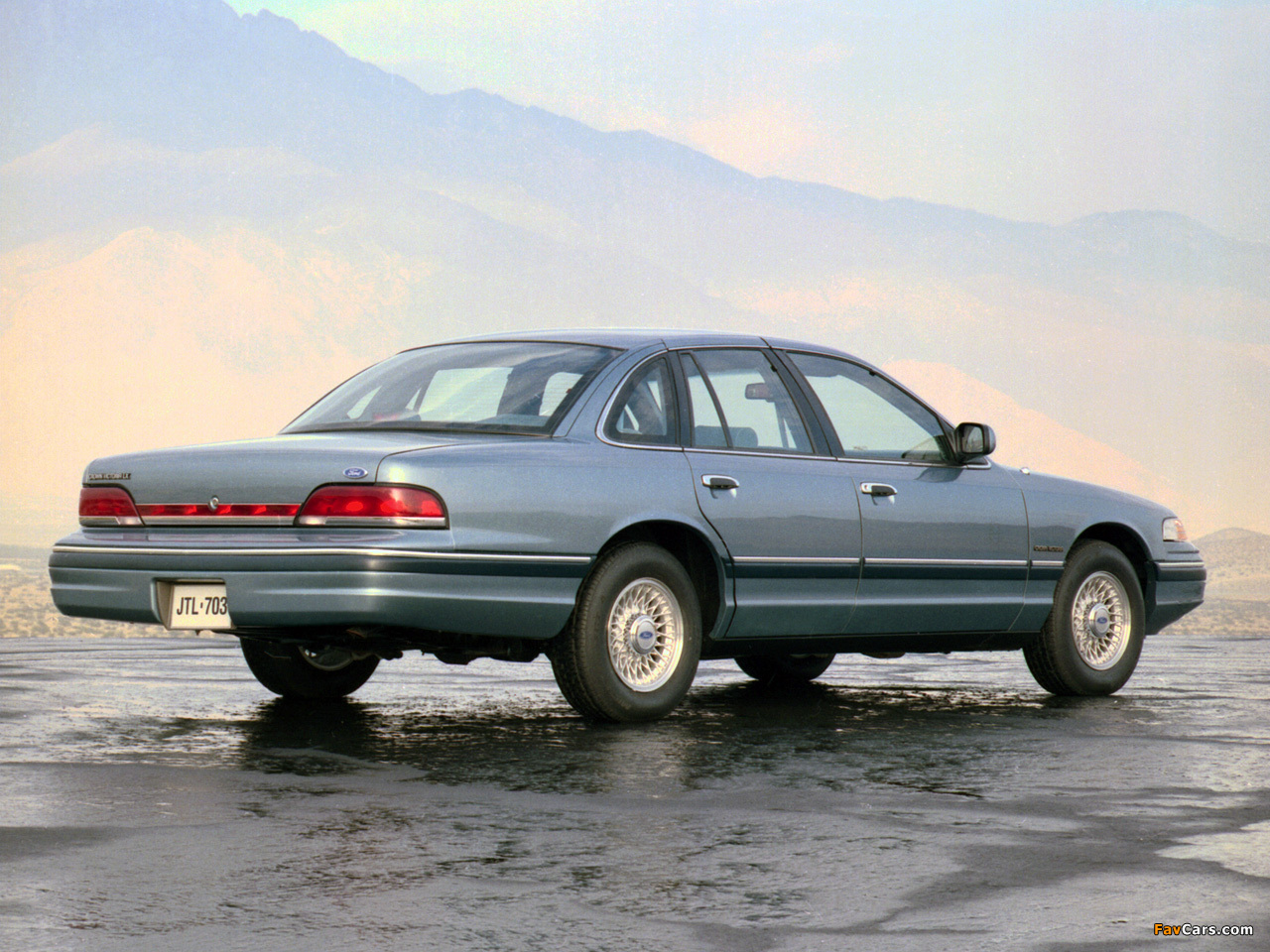 Images of Ford Crown Victoria 1993–94 (1280 x 960)