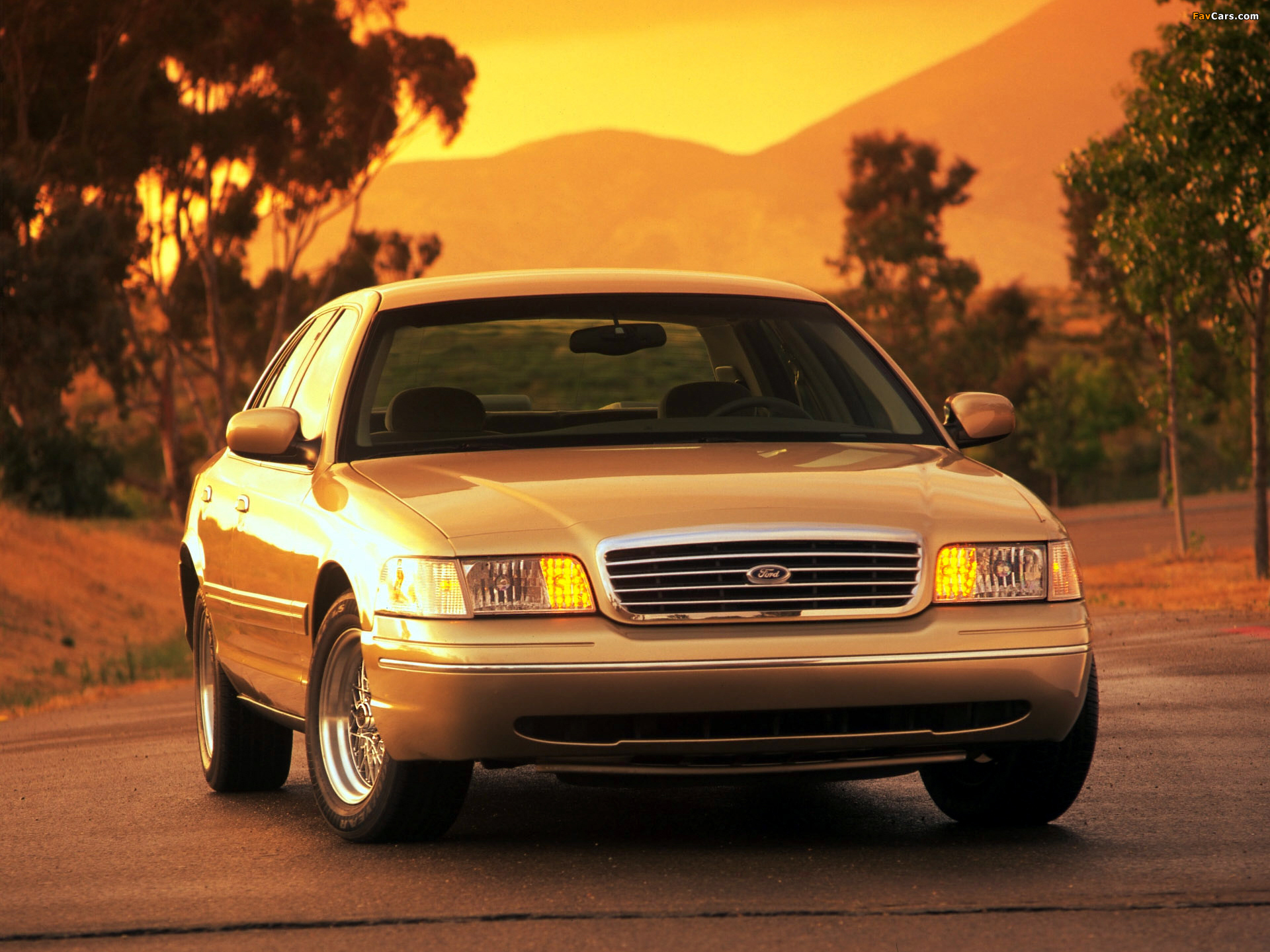 Pictures of Ford Crown Victoria 1998–2011 (1920 x 1440)