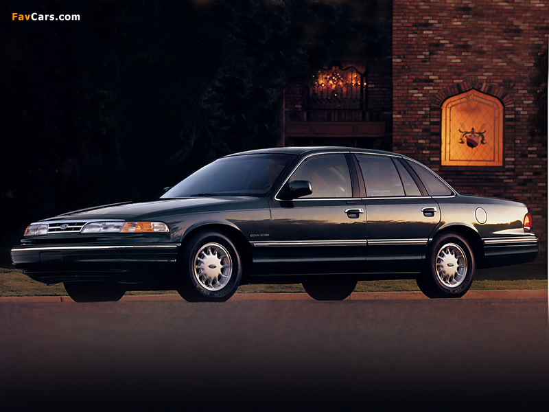 Pictures of Ford Crown Victoria 1995–97 (800 x 600)