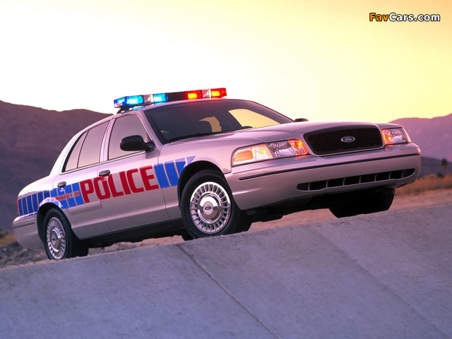 Pictures of Ford Crown Victoria Police Interceptor 1998–2011 (640 x 480)