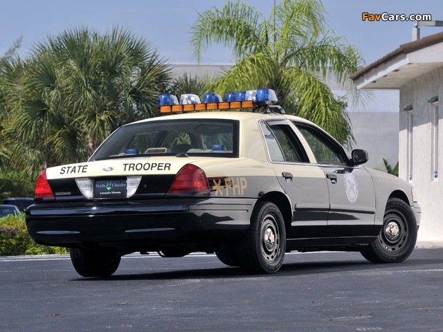 Ford Crown Victoria Police Interceptor 1998–2011 wallpapers (640 x 480)