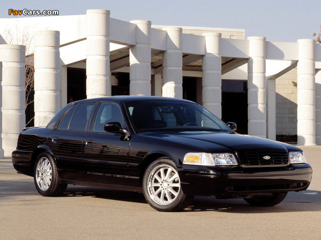 Ford Crown Victoria Blackhawk Concept 2000 wallpapers (640 x 480)