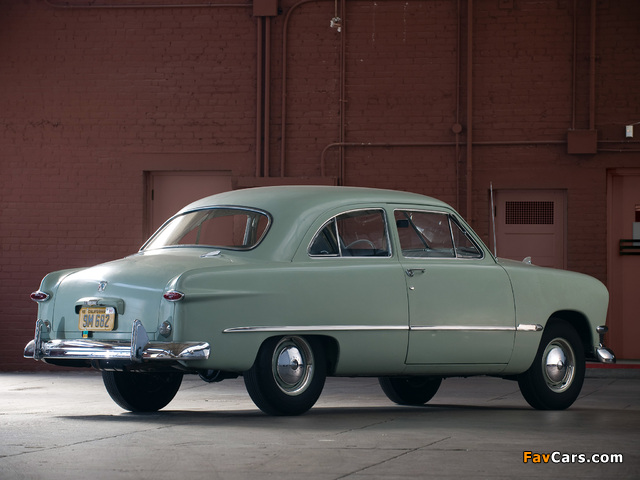 Ford Custom Deluxe Tudor Sedan (70B) 1950 images (640 x 480)