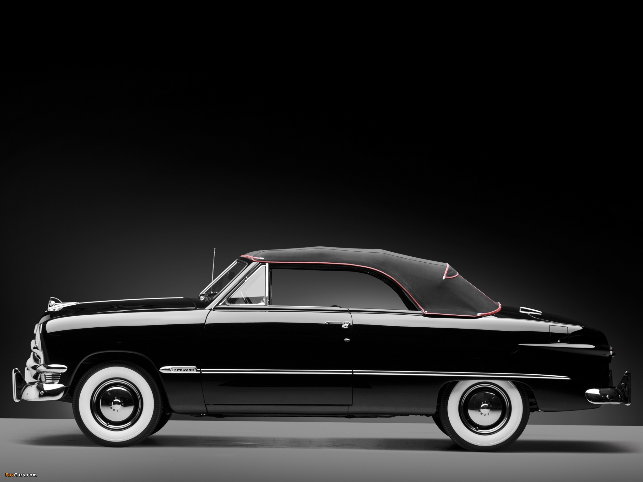 Images of Ford Custom Deluxe Convertible Coupe 1950 (2048 x 1536)