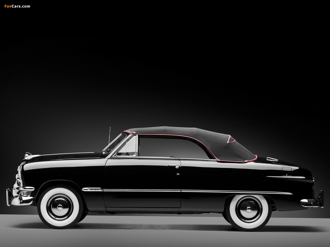 Images of Ford Custom Deluxe Convertible Coupe 1950 (1280 x 960)