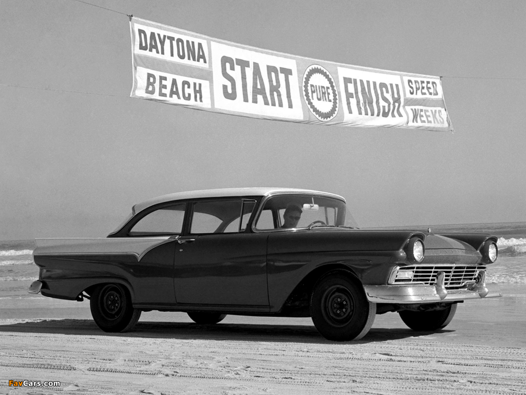Images of Ford Custom Tudor Sedan 312 Thunderbird Special 1957 (1024 x 768)