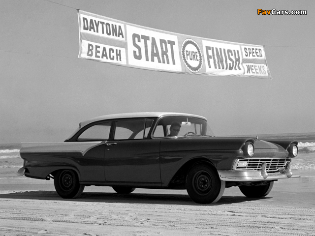 Images of Ford Custom Tudor Sedan 312 Thunderbird Special 1957 (640 x 480)