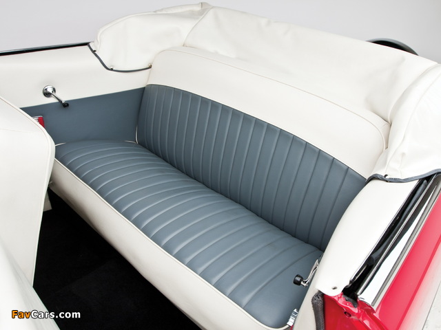 Photos of Ford Custom Deluxe Convertible 1951 (640 x 480)