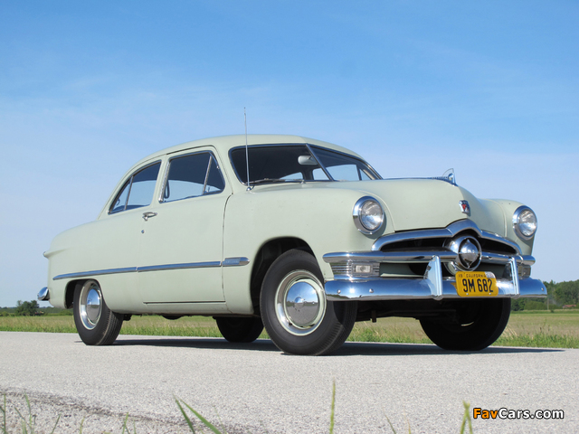 Pictures of Ford Custom Deluxe Tudor Sedan (70B) 1950 (640 x 480)