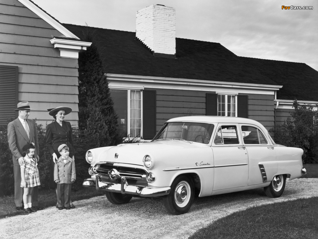 Ford Customline Fordor Sedan (73B) 1952 wallpapers (1024 x 768)