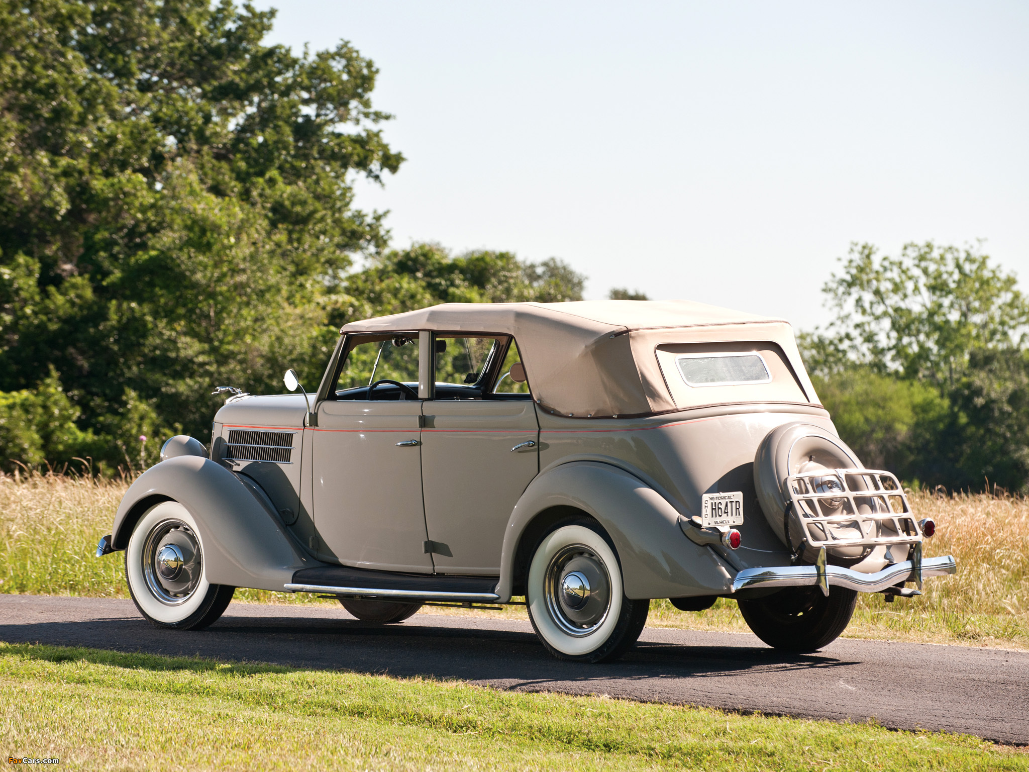 Ford V8 Deluxe Convertible Sedan (68-740) 1936 images (2048 x 1536)