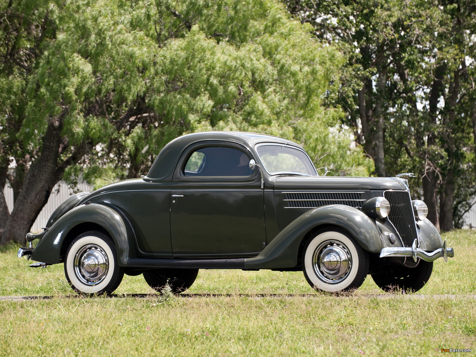 Ford V8 Deluxe 3-window Coupe (68-720) 1936 photos (1600 x 1200)