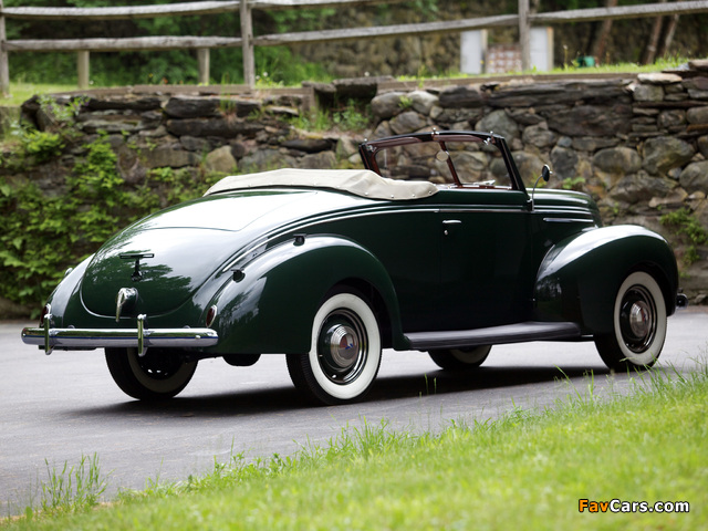 Ford V8 Deluxe Convertible Coupe 1939 pictures (640 x 480)