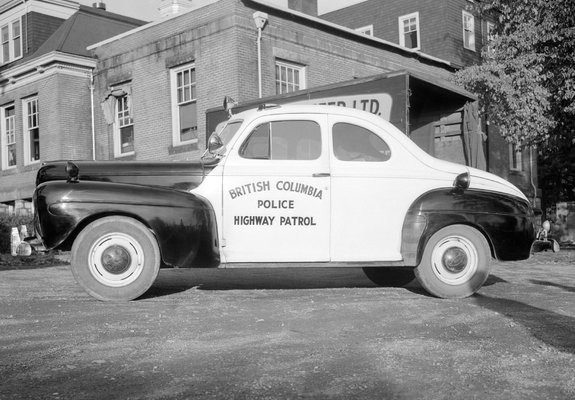 Ford V8 Super Deluxe Coupe Police (21A-77B) 1942 photos
