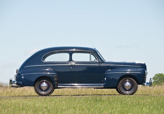 Ford V8 Super Deluxe Tudor Sedan (69A-70B) 1946 photos