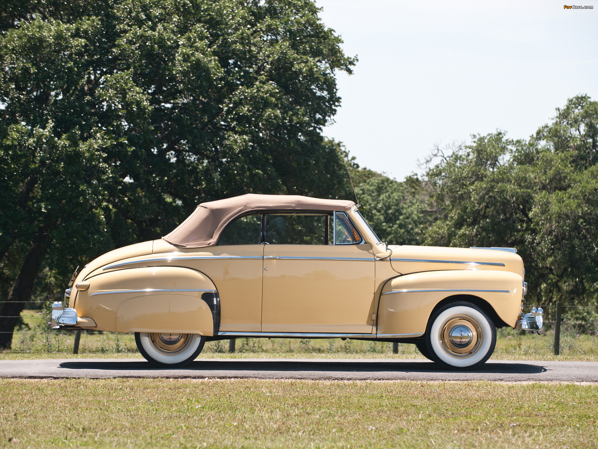 Ford Super Deluxe Convertible Coupe 1948 photos (2048 x 1536)