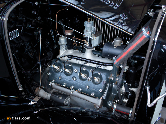 Images of Ford V8 Deluxe Coupe (18-520) 1932 (640 x 480)
