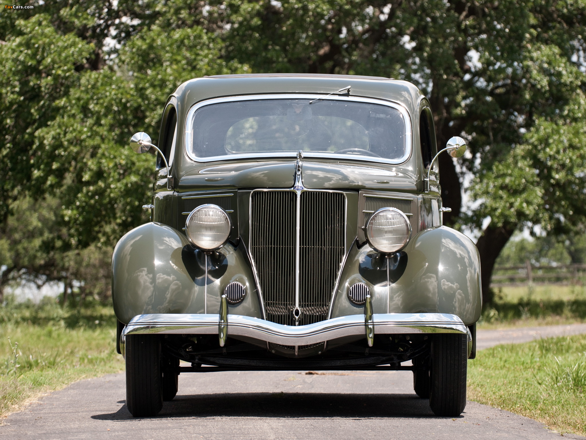 Images of Ford V8 Deluxe 3-window Coupe (68-720) 1936 (2048 x 1536)