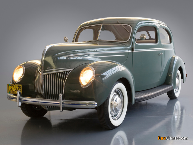 Images of Ford V8 Deluxe Tudor Sedan (91A-70B) 1939 (640 x 480)