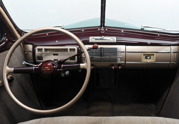 Images of Ford V8 Deluxe 5-window Coupe (01A-77B) 1940