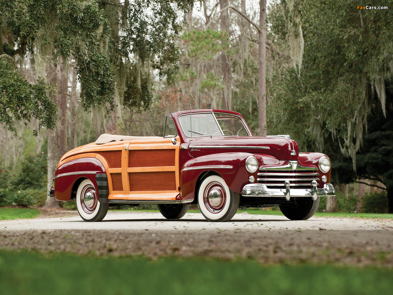 Images of Ford Super Deluxe Sportsman Convertible 1947–48 (1280 x 960)