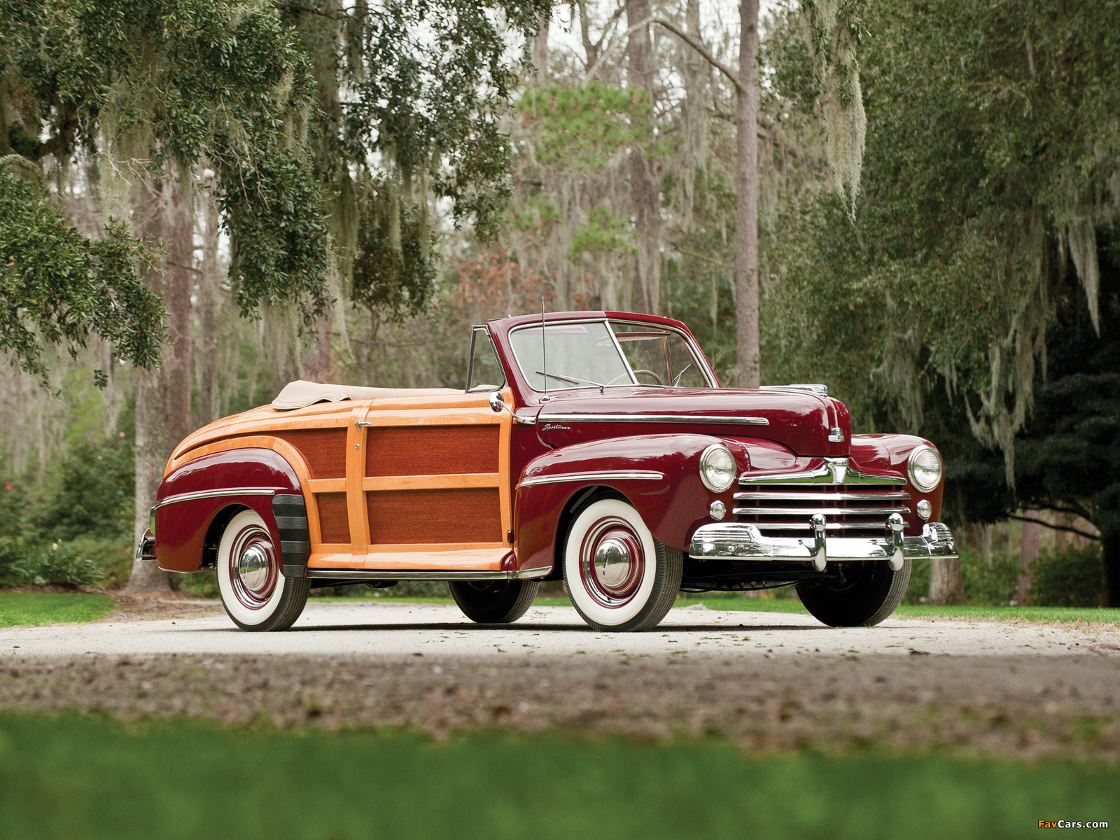 Images of Ford Super Deluxe Sportsman Convertible 1947–48 (1600 x 1200)