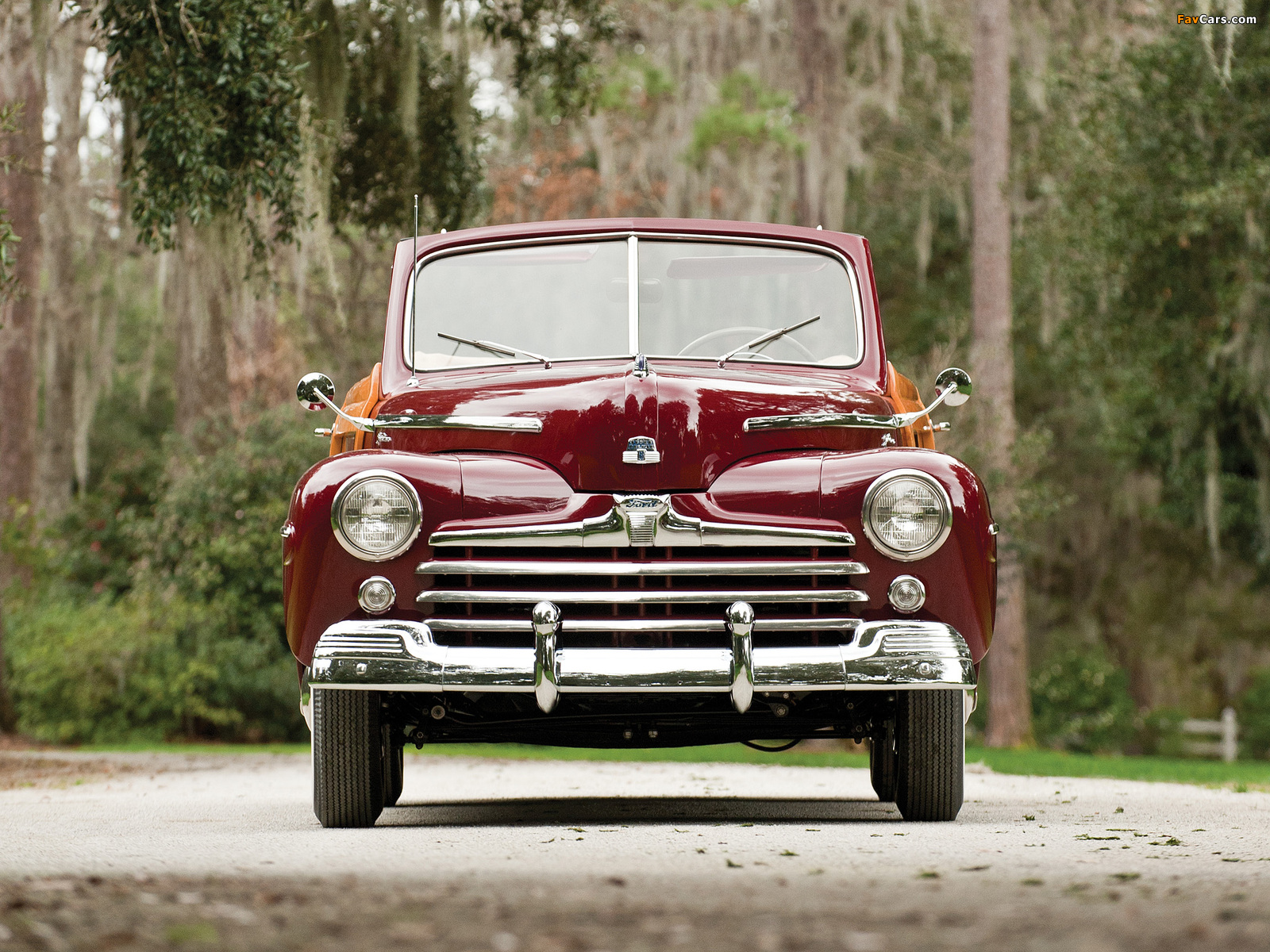 Images of Ford Super Deluxe Sportsman Convertible 1947–48 (1600 x 1200)