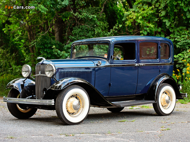 Photos of Ford V8 Deluxe Fordor Sedan (18-160) 1932 (640 x 480)