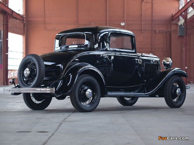 Photos of Ford V8 Deluxe Coupe (18-520) 1932 (640 x 480)